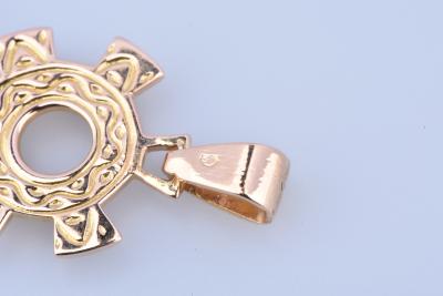 Pendentif croix d’Agadès en or jaune 18 ct (750 millièmes). 2