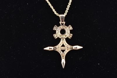 Pendentif croix d’Agadès en or jaune 18 ct (750 millièmes). 2