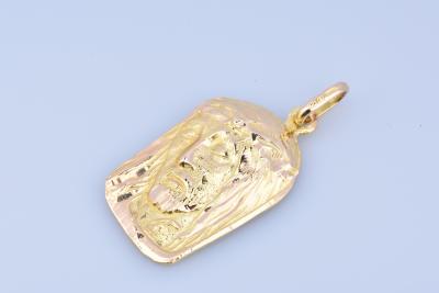 Magnifique pendentif visage du christ en or jaune 18 ct (750 millièmes). 2