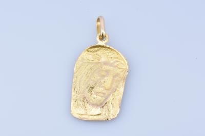 Magnifique pendentif visage du christ en or jaune 18 ct (750 millièmes). 2
