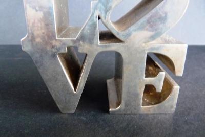 Robert Indiana - Love Chrome ( First Edition 1970 )  + Timbres USA Postal ( 1970 ) 2