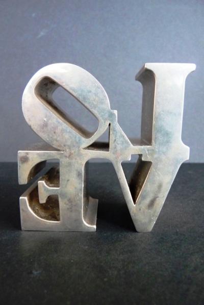 Robert Indiana - Love Chrome ( First Edition 1970 )  + Timbres USA Postal ( 1970 ) 2