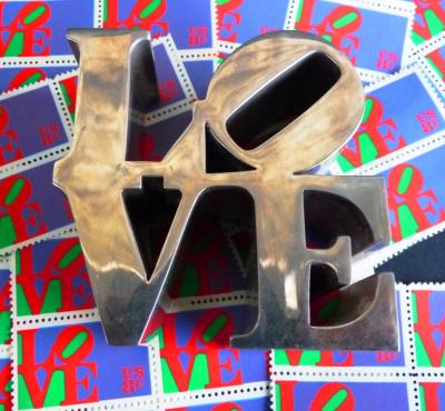 Robert Indiana - Love Chrome ( First Edition 1970 )  + Timbres USA Postal ( 1970 ) 2