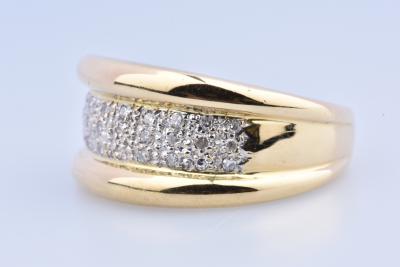 Belle bague en or jaune 18 carats ( 750 millèmes) ornée de  30 diamants ronds brillants de 0.01 carat chacun soit 0.3 carat au total 2