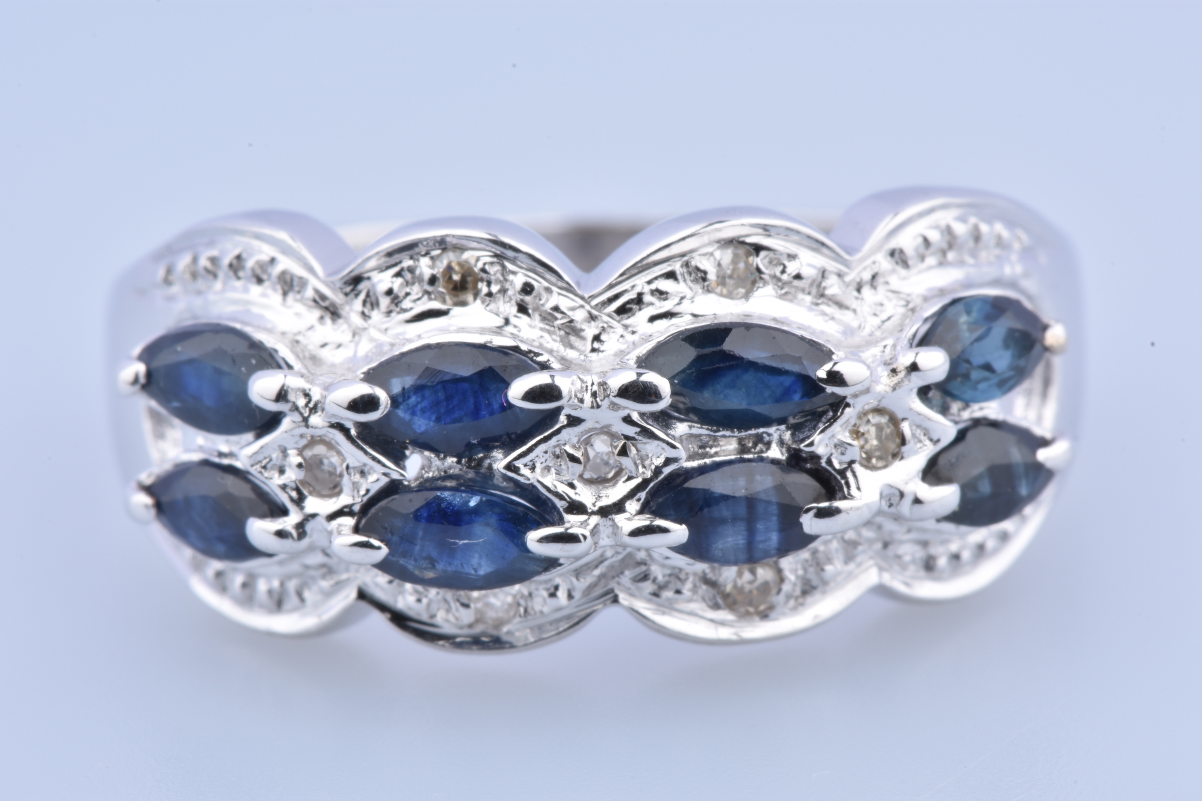 Bague Or Blanc 18 Carats Sertie De Saphirs Ovales Et Diamants - Taille 49.5 - Occasion