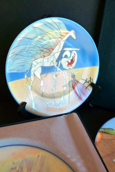 Salvador Dali-6 Assiettes-Porcelaine-Limoges-Signées-Numérotées-Coffret-Complète 2