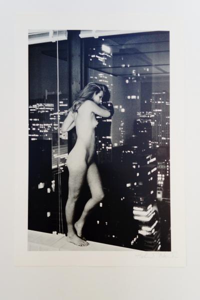 Helmut NEWTON - Patti Hansen over Manhattan, Paris 1977 - Photolithographie 2