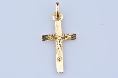Magnifique pendentif croix du Christ en or jaune 18 ct (750/1000). 2