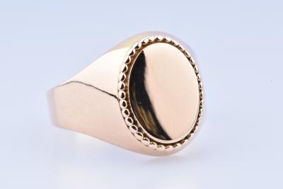 Belle bague chevalière en or 18 carats (750/1000). 2