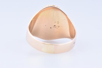 Belle bague chevalière en or 18 carats (750/1000). 2