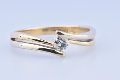 Bague  solitaire en or jaune 18 carats (750 millièmes) 2