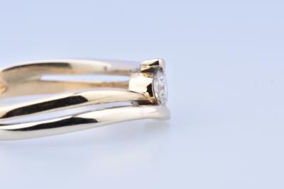 Bague  solitaire en or jaune 18 carats (750 millièmes) 2