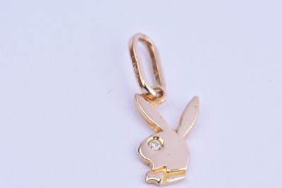 Pendentif  lapin PLAYBOY en or jaune 14 carats  orné d’un diamant rond brillant 2