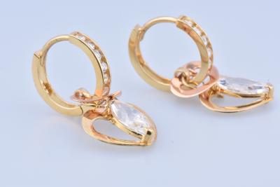 Boucles d’oreille créoles en or jaune 18 carats 2