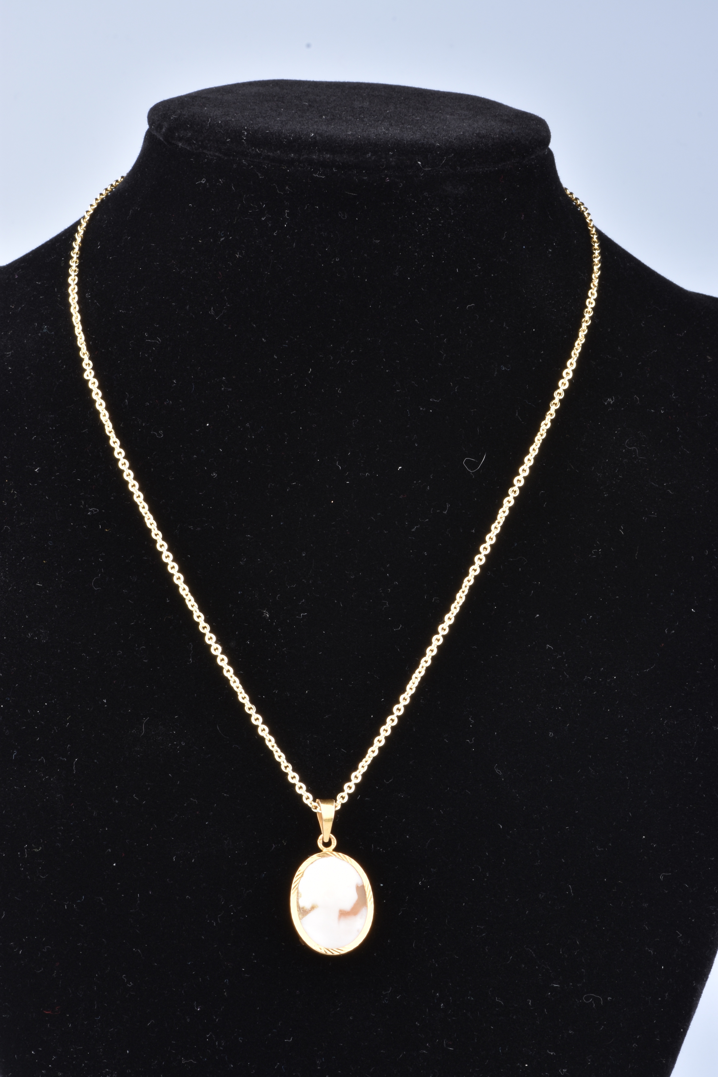 Pendentif K-YBRIDE petit model Pascale GERY en or jaune 18 carats main image 1