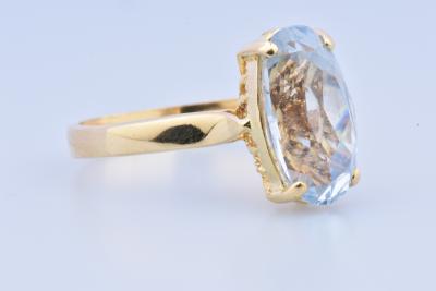Bague en or jaune 18 carats composée d’une topaze 2