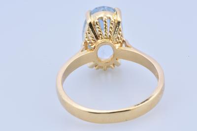 Bague en or jaune 18 carats composée d’une topaze 2