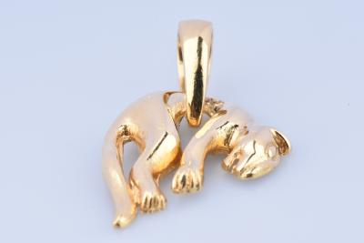 Pendentif panthère en or 18 carats (750 millièmes). 2