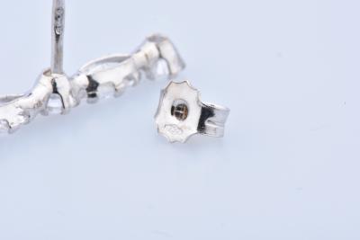 Paire de boucles d’oreilles en or 18 carats ornées de 18 oxydes de Zirconium 2