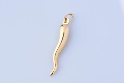 Magnifique pendentif corne d’abondance en or 18 carats (750 millièmes). 2