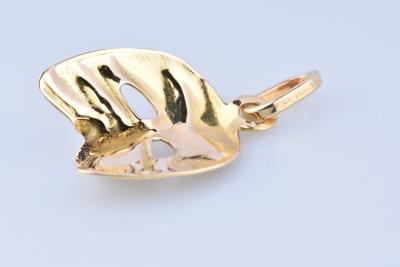 Magnifique pendentif Masque de Venise en or 18 carats (750 millièmes). 2