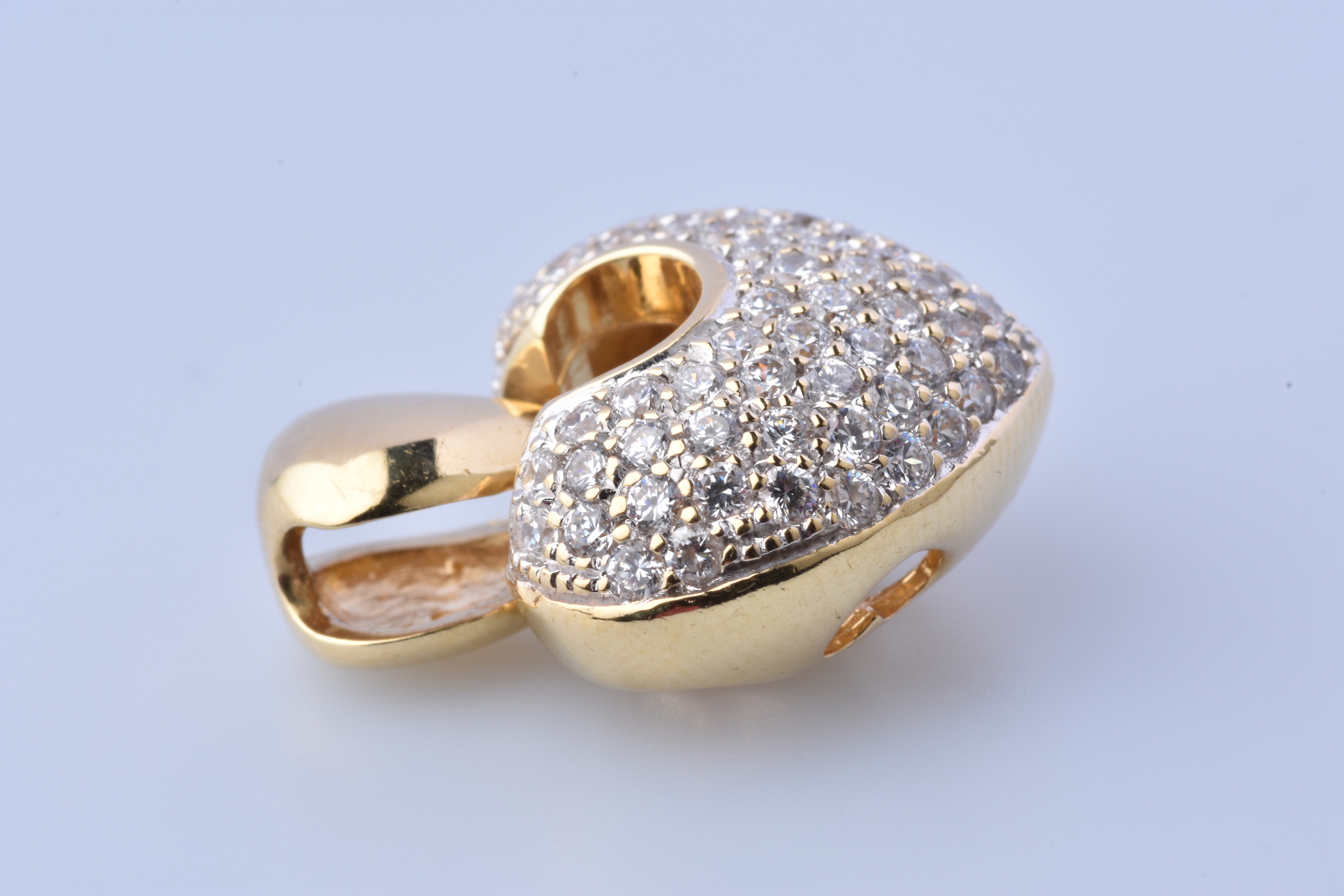 Pendentif En Or 18 Carats En Forme De Cœur Pavé De Diamants (~1 Carat)