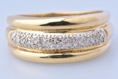 Bague en or jaune 18 carats composée de 34 diamants brillants 2