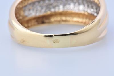Bague en or jaune 18 carats composée de 34 diamants brillants 2