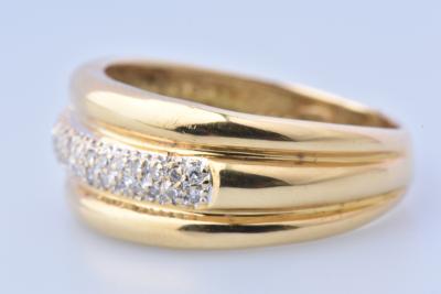 Bague en or jaune 18 carats composée de 34 diamants brillants 2