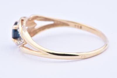 Bague en or jaune 18 carats composée d’un saphir 2