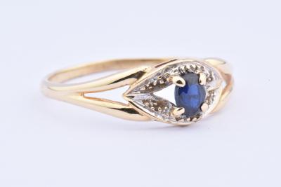 Bague en or jaune 18 carats composée d’un saphir 2