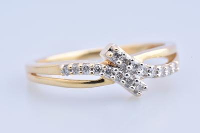 Bague en or jaune 18 carats ornée de 16 diamants 2