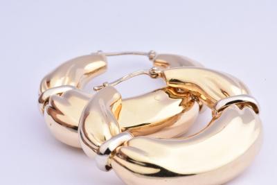 Boucles d’oreilles créoles en or 18 carats 2