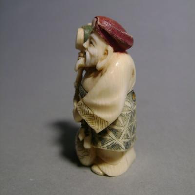 Netsuke en ivoire, Daikoku et son maillet, Japon, fin Taisho (1912-1928) 2