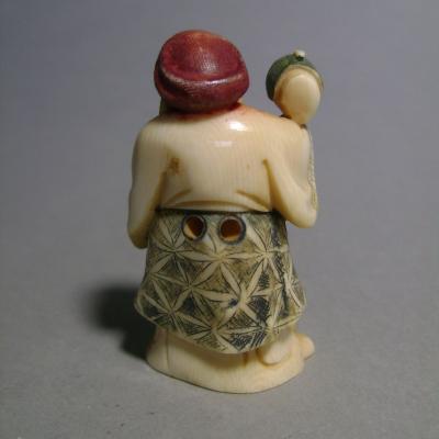 Netsuke en ivoire, Daikoku et son maillet, Japon, fin Taisho (1912-1928) 2