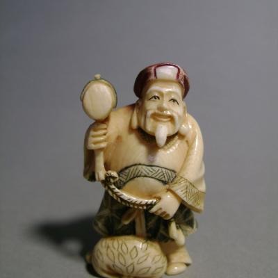 Netsuke en ivoire, Daikoku et son maillet, Japon, fin Taisho (1912-1928) 2