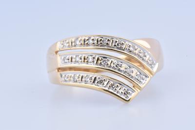 Bague en or jaune 18 carats ornée de 21 diamants ronds brillants 2