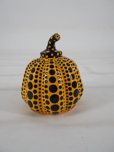 Yayoi KUSAMA (d’après) : Dots Obsession (Pumpkin yellow - Small) - Sculpture signée 2