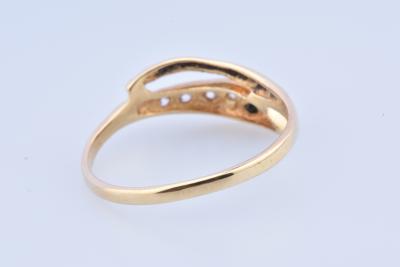 Belle bague serpent en or jaune 18 carat (750 millième) ornée de 6 oxydes de Zirconium 2