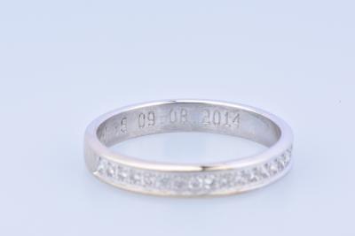 Belle bague en or blanc 18 composée de 18 diamants ronds brillants 2