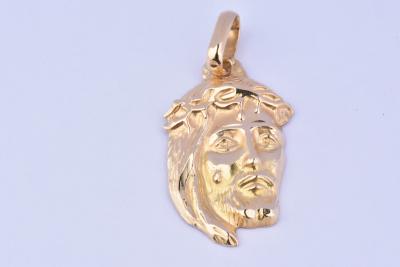 Pendentif en or 18 carats tête de Jésus Christ 2