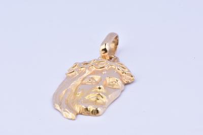 Pendentif en or 18 carats tête de Jésus Christ 2