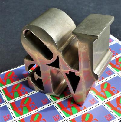 Robert Indiana - Love Chrome ( First Edition 1970 )  + Timbres USA Postal ( 1970 ) 2