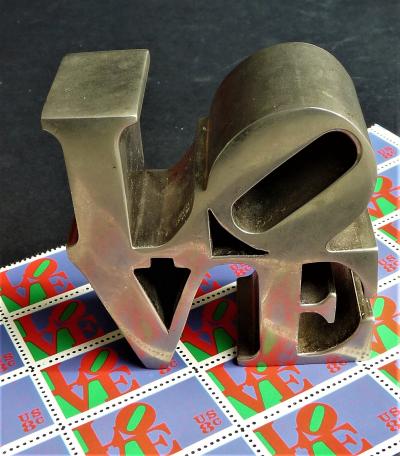 Robert Indiana - Love Chrome ( First Edition 1970 )  + Timbres USA Postal ( 1970 ) 2