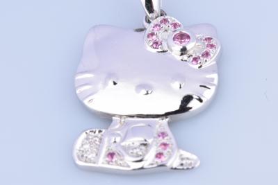 Pendentif Hello Kitty orné de diamants et de rubis 2