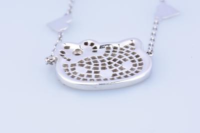 Collier ajustable  Hello Kitty en or blanc orné diamants et de rubis 2