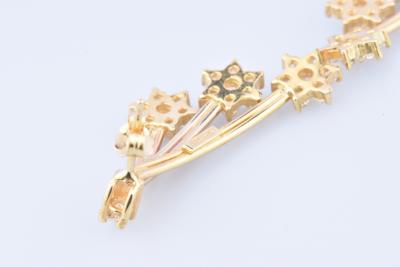 Boucles d’oreilles fleurs en or ornées de 44 oxydes de Zirconium 2