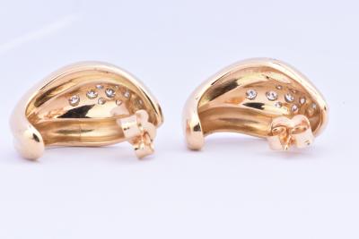Boucles d’oreilles en or bicolore diamants taille brillant. Fermoir à tige 2