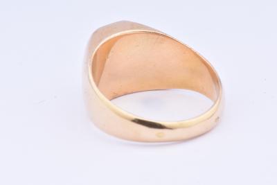 Bague chevalière en or jaune Lettre M H en relief 2