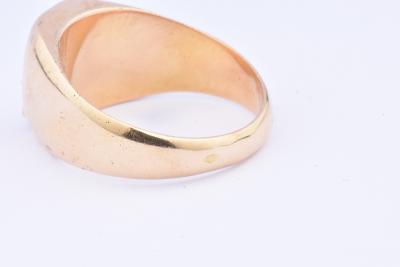 Bague chevalière en or jaune Lettre M H en relief 2